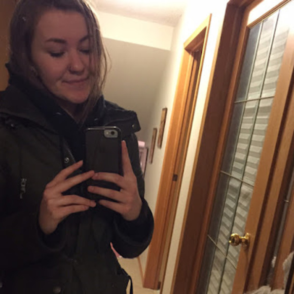 Meet your Posher, Angele - Picture 1 of 1